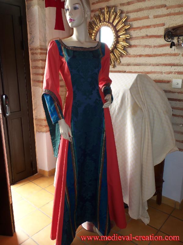 Robe Mariage Médiéval Noble Dame d'Aquitaine